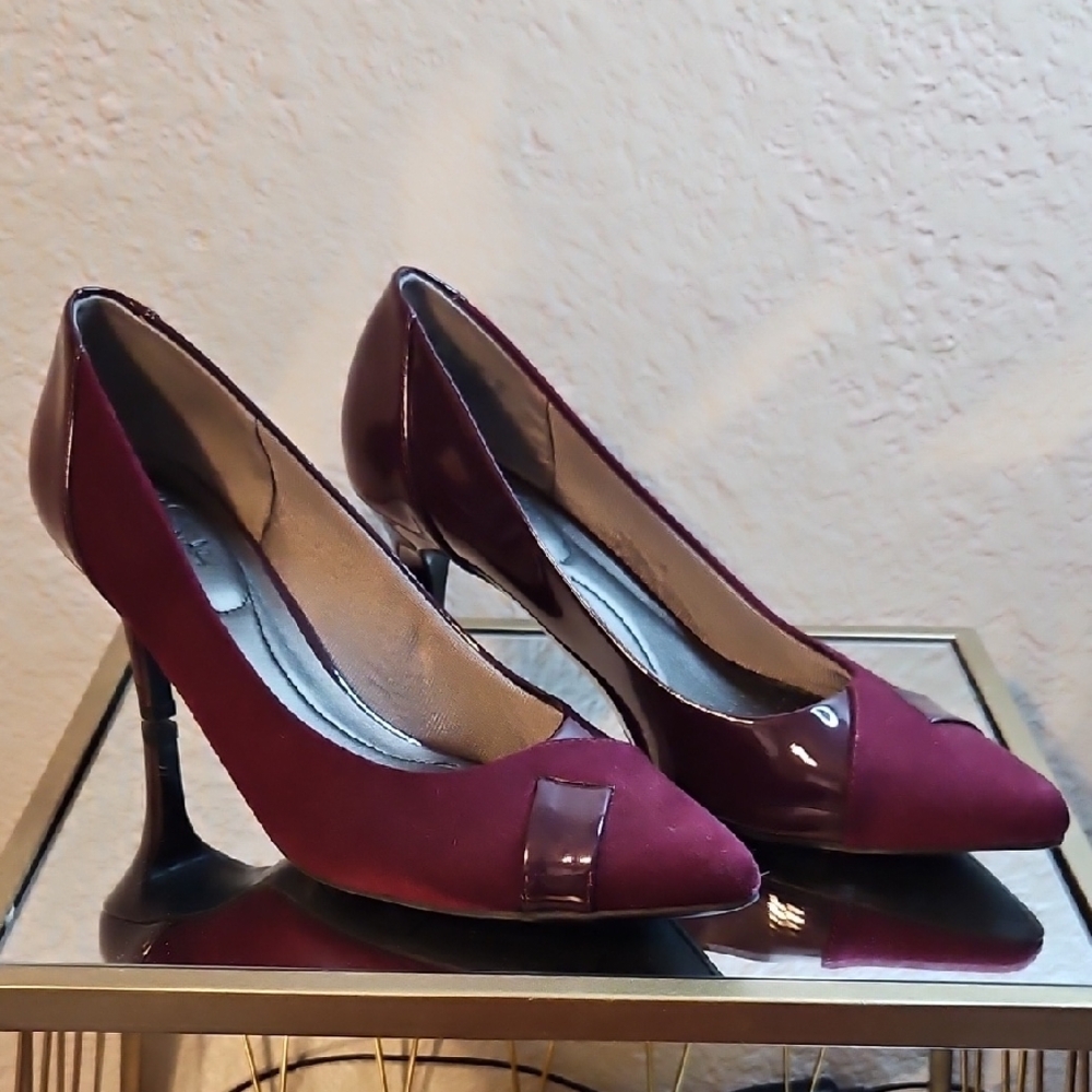 Red Stiletto Heels with Pointed Toe and Ombre Effect